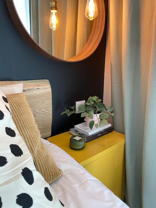 Smart Art :) Z Bezplatnym Parkingiem Podziemnym Apartment Kielce Luaran gambar
