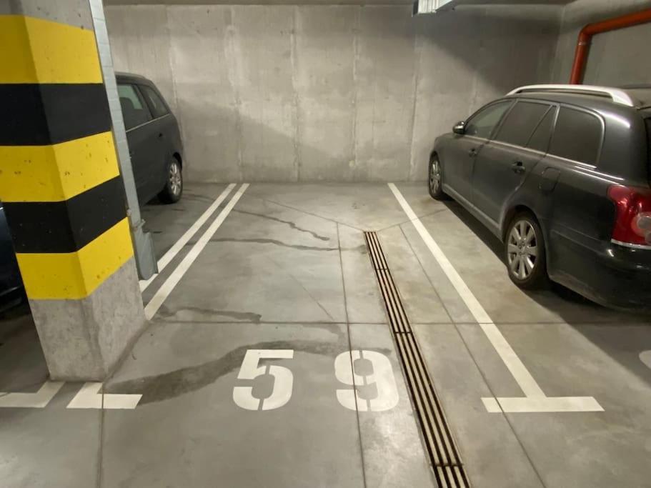 Smart Art :) Z Bezplatnym Parkingiem Podziemnym Apartment Kielce Luaran gambar