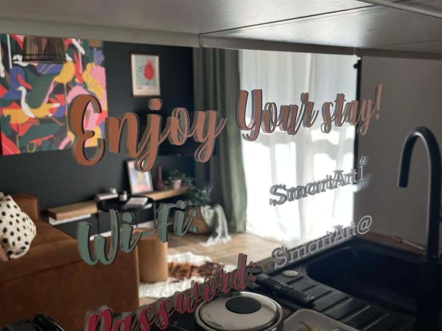 Smart Art :) Z Bezplatnym Parkingiem Podziemnym Apartment Kielce Luaran gambar