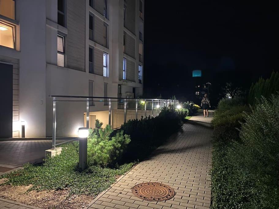 Smart Art :) Z Bezplatnym Parkingiem Podziemnym Apartment Kielce Luaran gambar