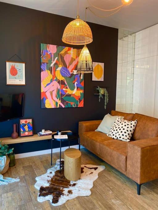 Smart Art :) Z Bezplatnym Parkingiem Podziemnym Apartment Kielce Luaran gambar